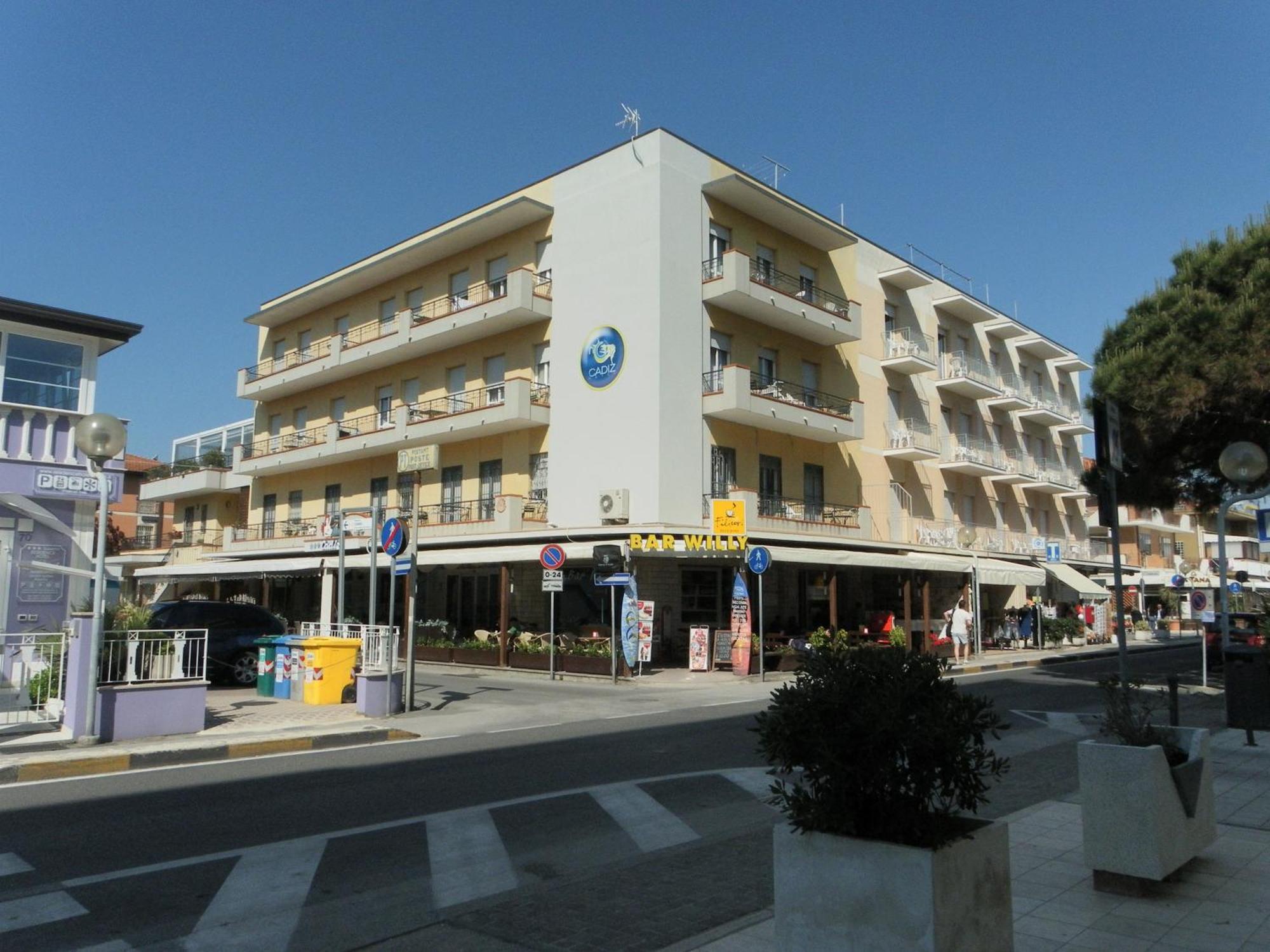 Hotel Cadiz Rimini Bagian luar foto